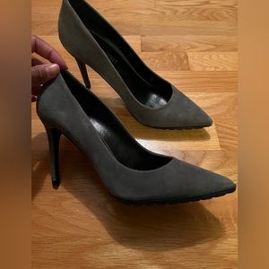 NINE WEST gray suede pumps - size 7M - non-slip rubber sole - 3.5” heel